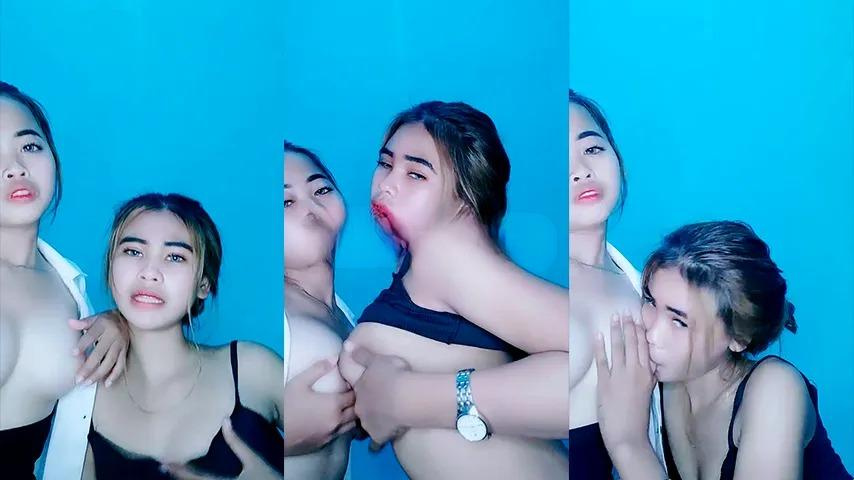 Bokep Indo Saling Adu Toket Pasangan Lesbian