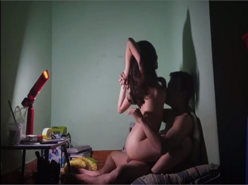 Tinggal bersama kekasih sambil belajar online